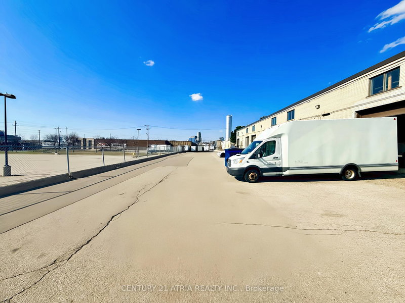 7-8 - 135 Ormont Dr, Toronto, M9L 1N6 | Image 2