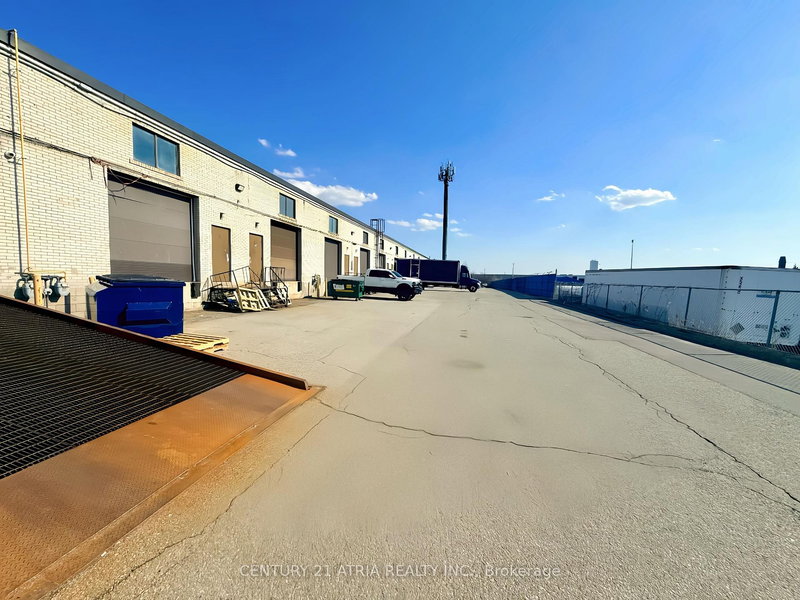 7-8 - 135 Ormont Dr, Toronto, M9L 1N6 | Image 3