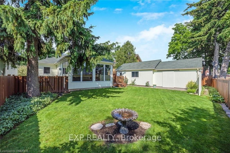 home for lease on 71 Bronte ( upper only) Street S