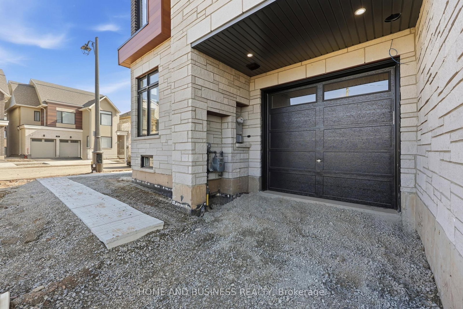 75 Jack Bowerbank Boulevard - Photo 4