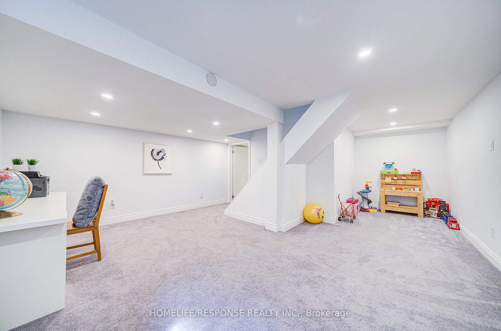 Townhouse for sale at 21 DAWSON Crescent, Brampton, Ontario, L6V 3M5 - Brampton North - MLS: W12977948