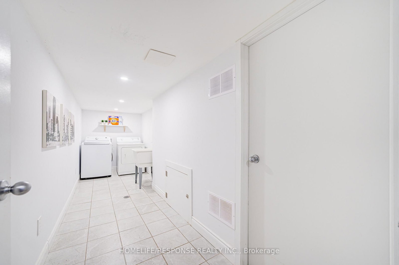 Townhouse for sale at 21 DAWSON Crescent, Brampton, Ontario, L6V 3M5 - Brampton North - MLS: W12977948