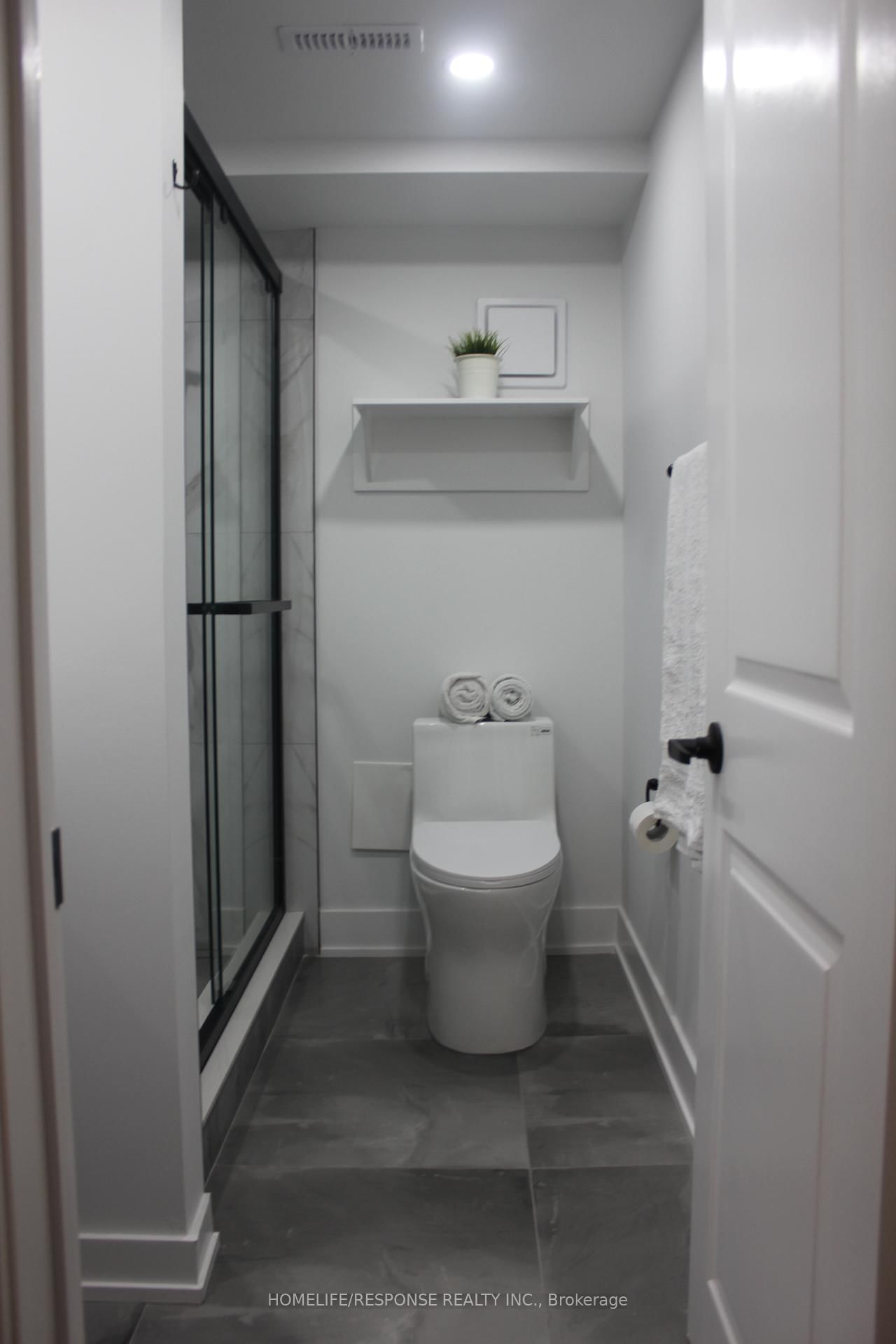 Townhouse for sale at 21 DAWSON Crescent, Brampton, Ontario, L6V 3M5 - Brampton North - MLS: W12977948