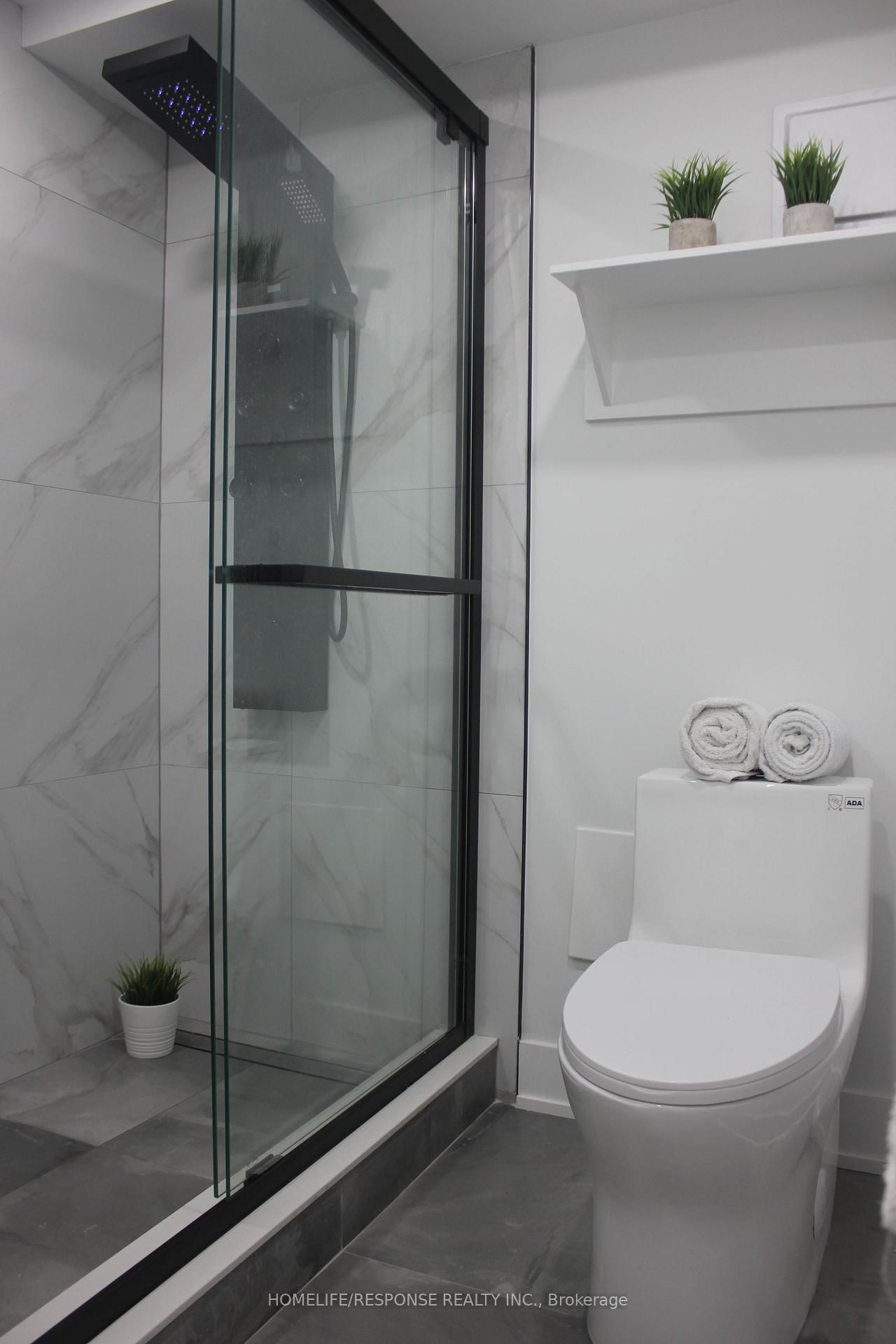 Townhouse for sale at 21 DAWSON Crescent, Brampton, Ontario, L6V 3M5 - Brampton North - MLS: W12977948