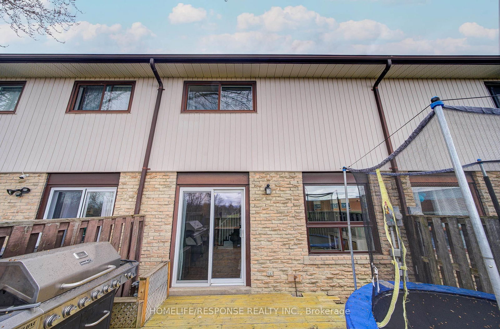 Townhouse for sale at 21 DAWSON Crescent, Brampton, Ontario, L6V 3M5 - Brampton North - MLS: W12977948