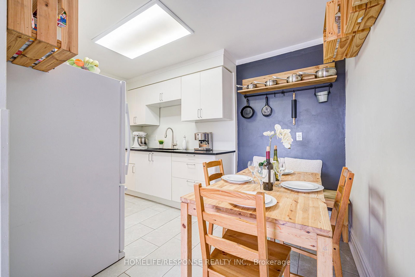 Townhouse for sale at 21 DAWSON Crescent, Brampton, Ontario, L6V 3M5 - Brampton North - MLS: W12977948