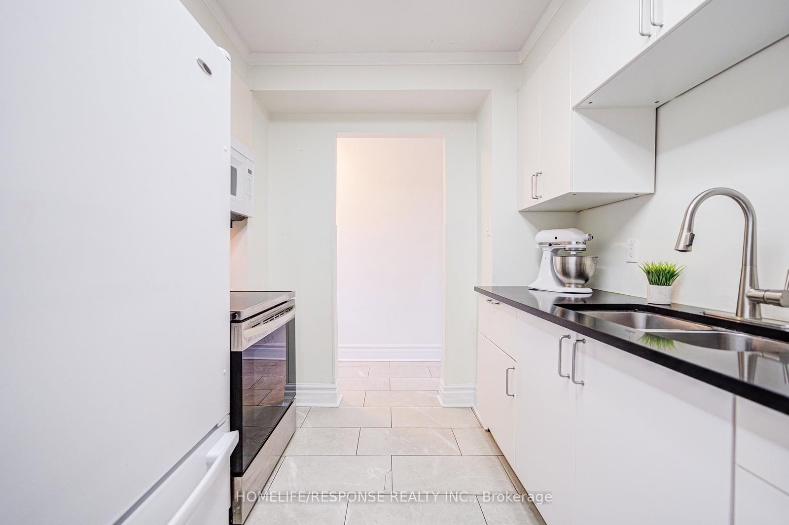 Townhouse for sale at 21 DAWSON Crescent, Brampton, Ontario, L6V 3M5 - Brampton North - MLS: W12977948