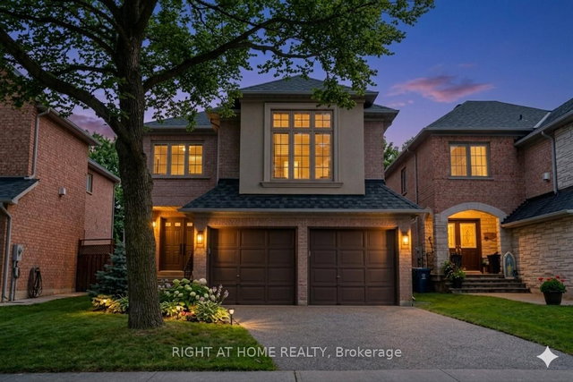 215 Queenslea Avenue