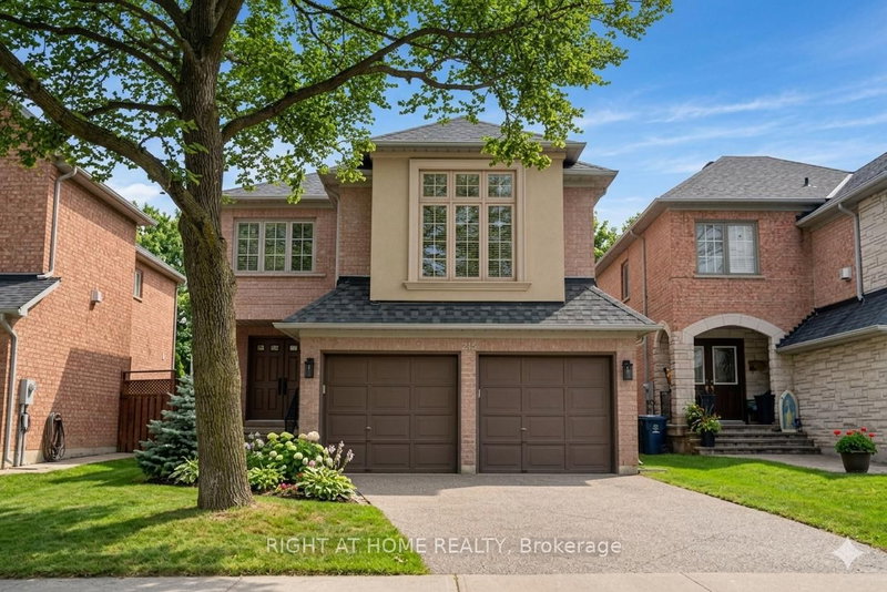 215 Queenslea Ave, Toronto, M9N 3X5 | Image 2