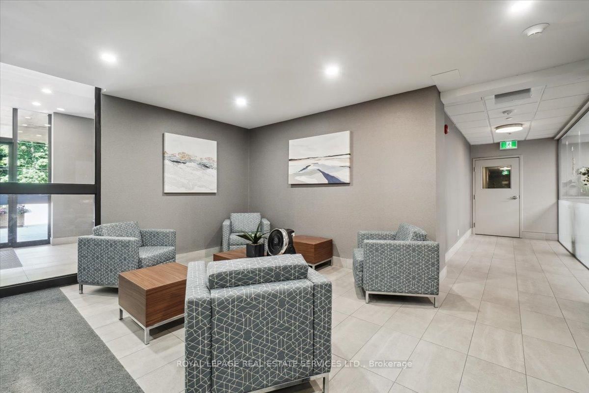 62 Park Avenue, Unit 102 - Photo 2