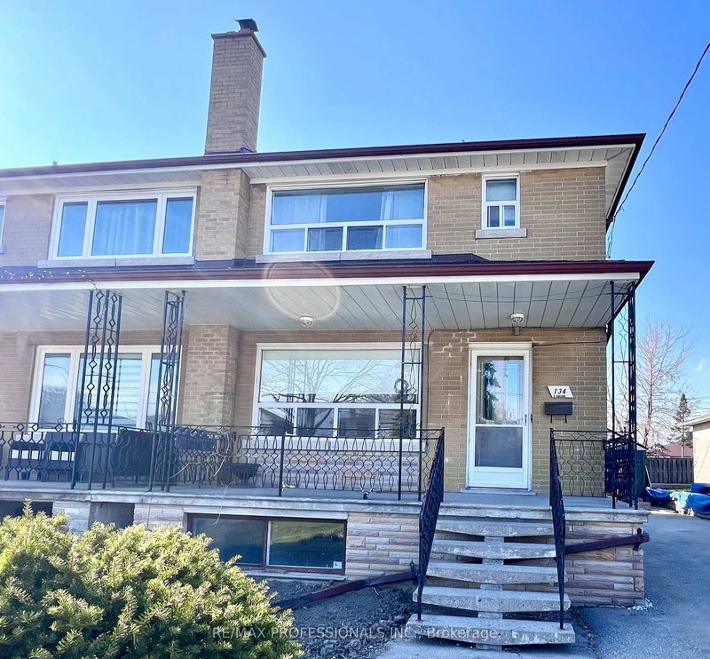 134 Giltspur Dr, Toronto, M3L 1M9 | Image 2