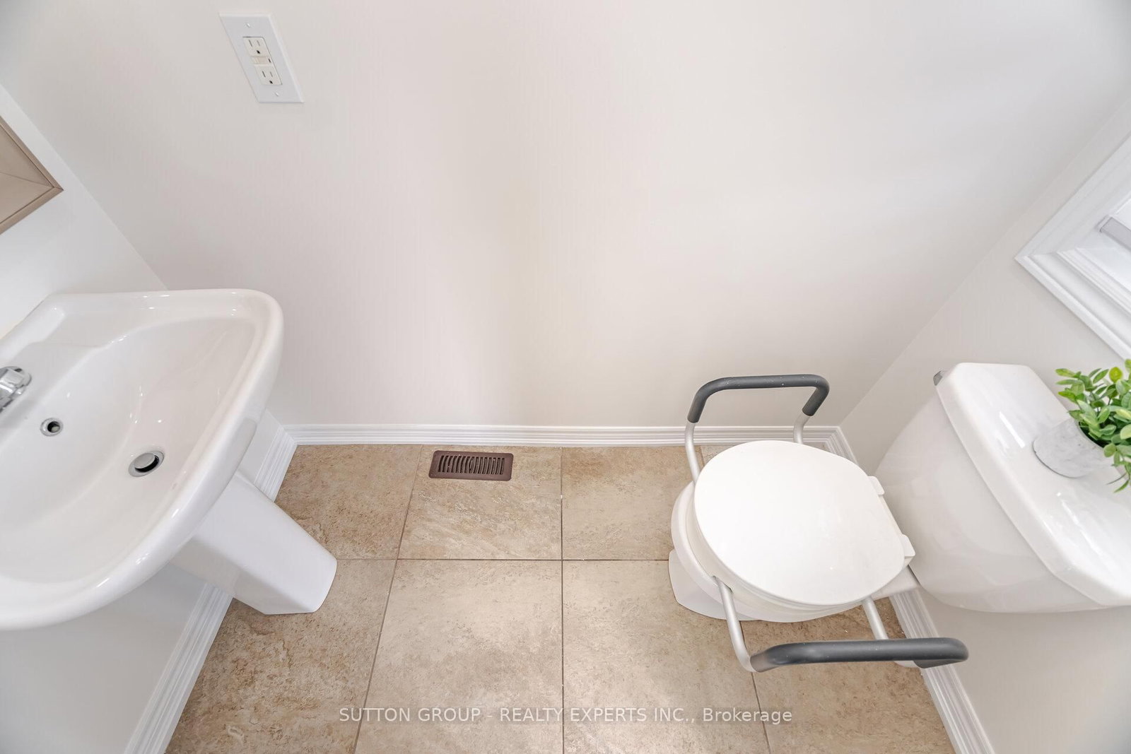 5 Freedom Oaks Trail, Unit Upper - Photo 22