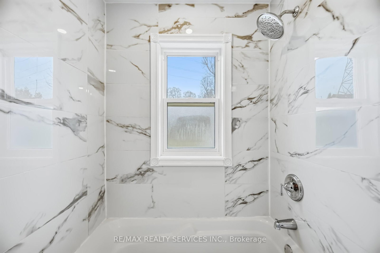 Detached House for sale at 6 Bonnyview Drive, Toronto, Ontario, M8Y 3G6 - Stonegate-Queensway - MLS: W12978422