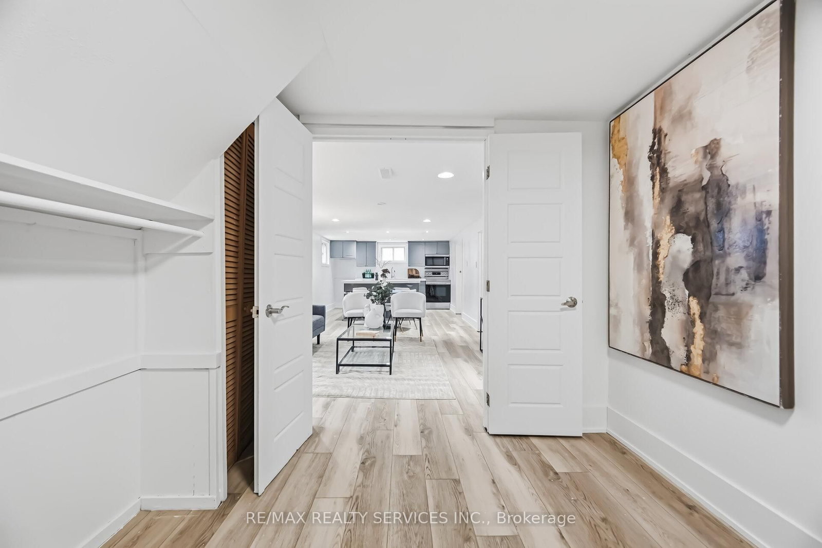 Detached House for sale at 6 Bonnyview Drive, Toronto, Ontario, M8Y 3G6 - Stonegate-Queensway - MLS: W12978422