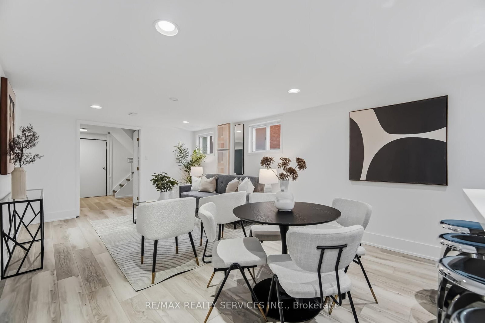 Detached House for sale at 6 Bonnyview Drive, Toronto, Ontario, M8Y 3G6 - Stonegate-Queensway - MLS: W12978422