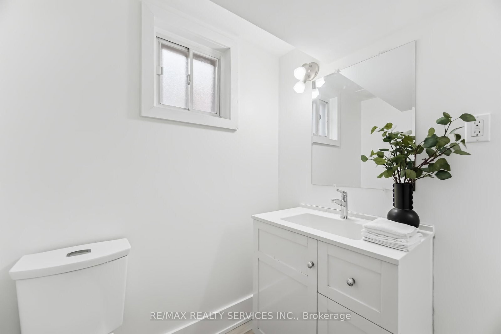 Detached House for sale at 6 Bonnyview Drive, Toronto, Ontario, M8Y 3G6 - Stonegate-Queensway - MLS: W12978422