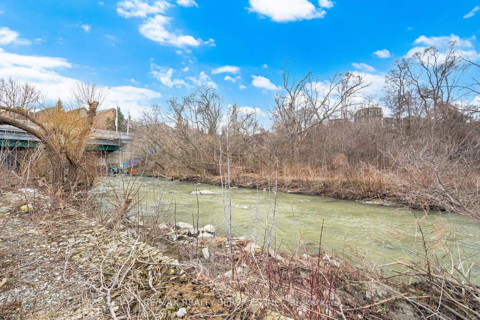 Detached House for sale at 6 Bonnyview Drive, Toronto, Ontario, M8Y 3G6 - Stonegate-Queensway - MLS: W12978422