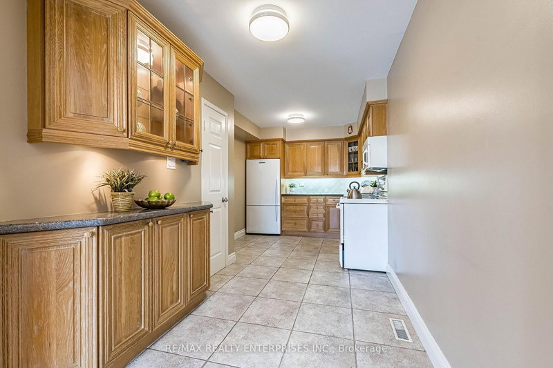 3016 Rymal Rd, Mississauga, L4Y 4B4 | Image 3