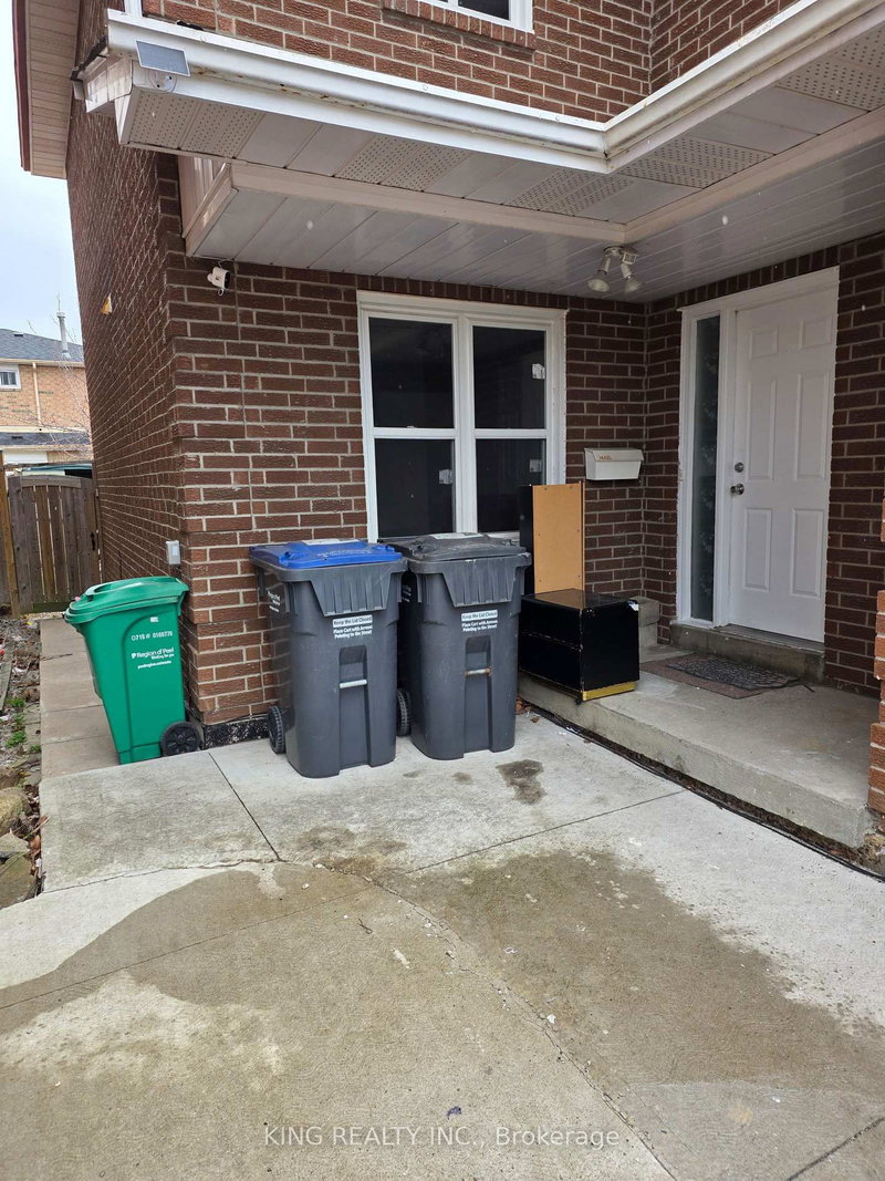 42 Alabaster Dr, Brampton, L6V 4G7 | Image 2