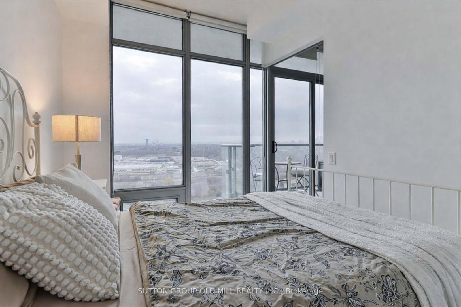 105 The Queensway, Unit 2109