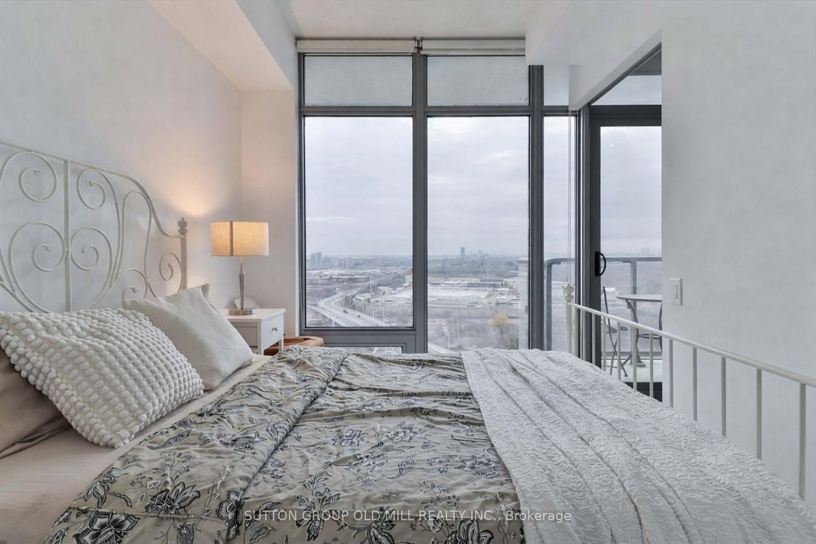 105 The Queensway, Unit 2109 - Photo 3