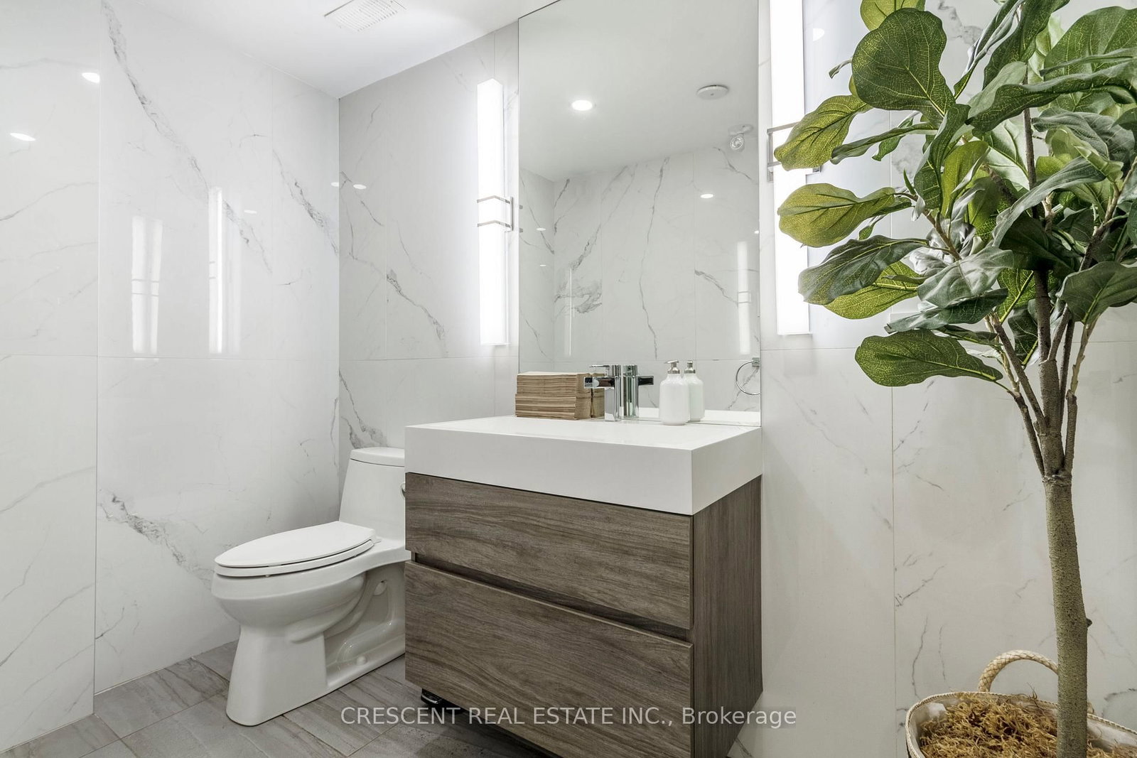 347 Jane Street, Unit Cubicle 3 - Photo 19