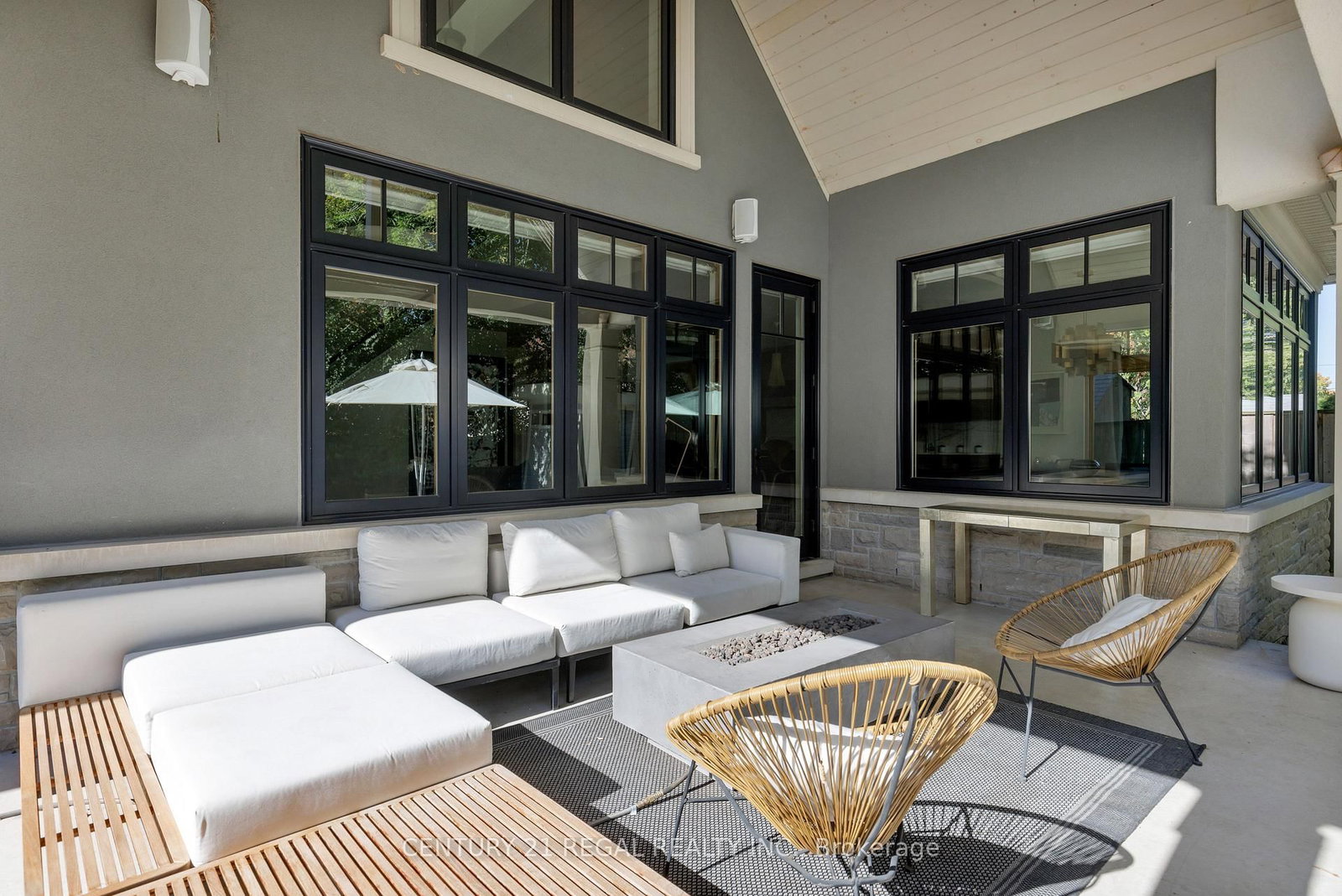 2442 Meadowood Crescent - Photo 22