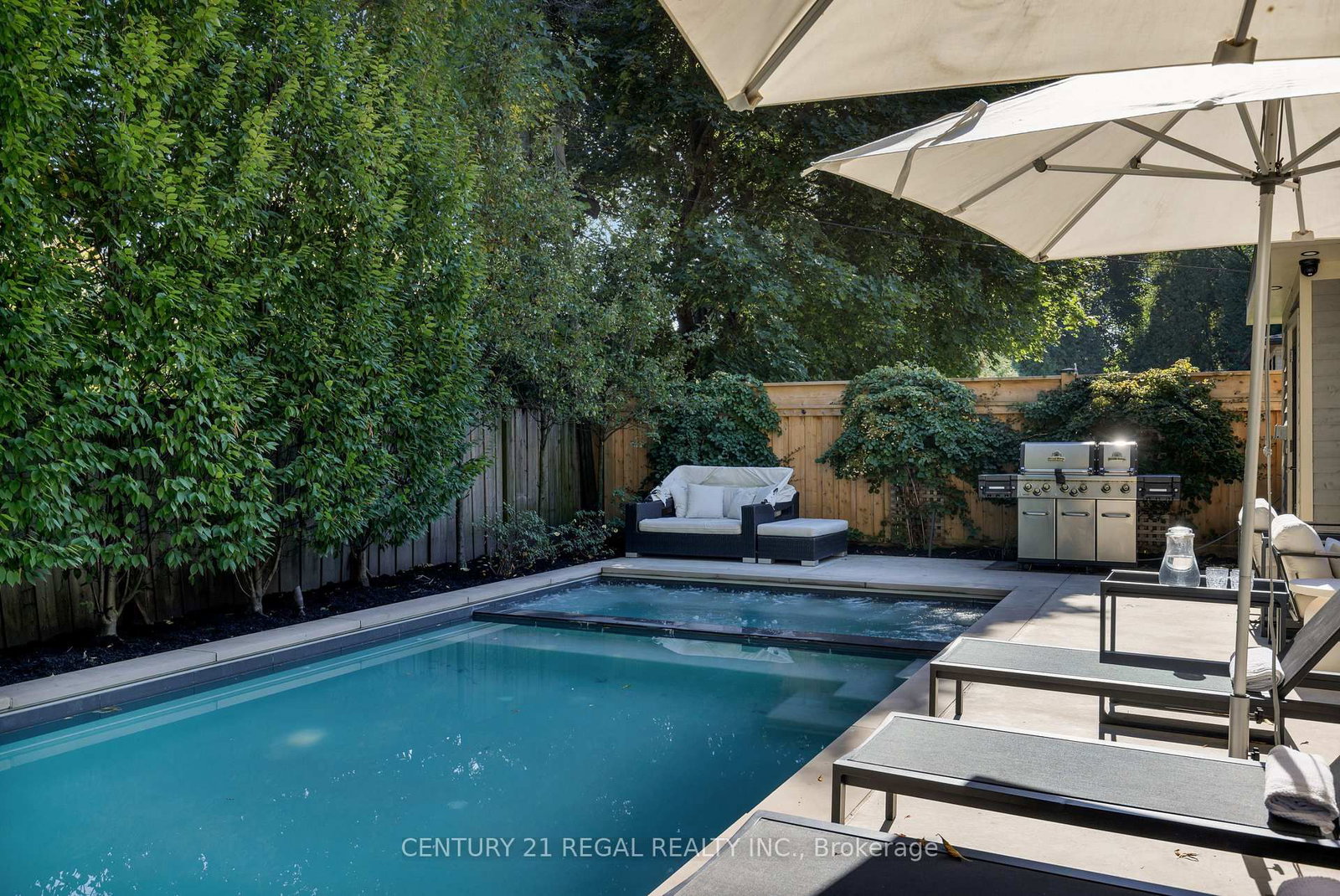 2442 Meadowood Crescent - Photo 24