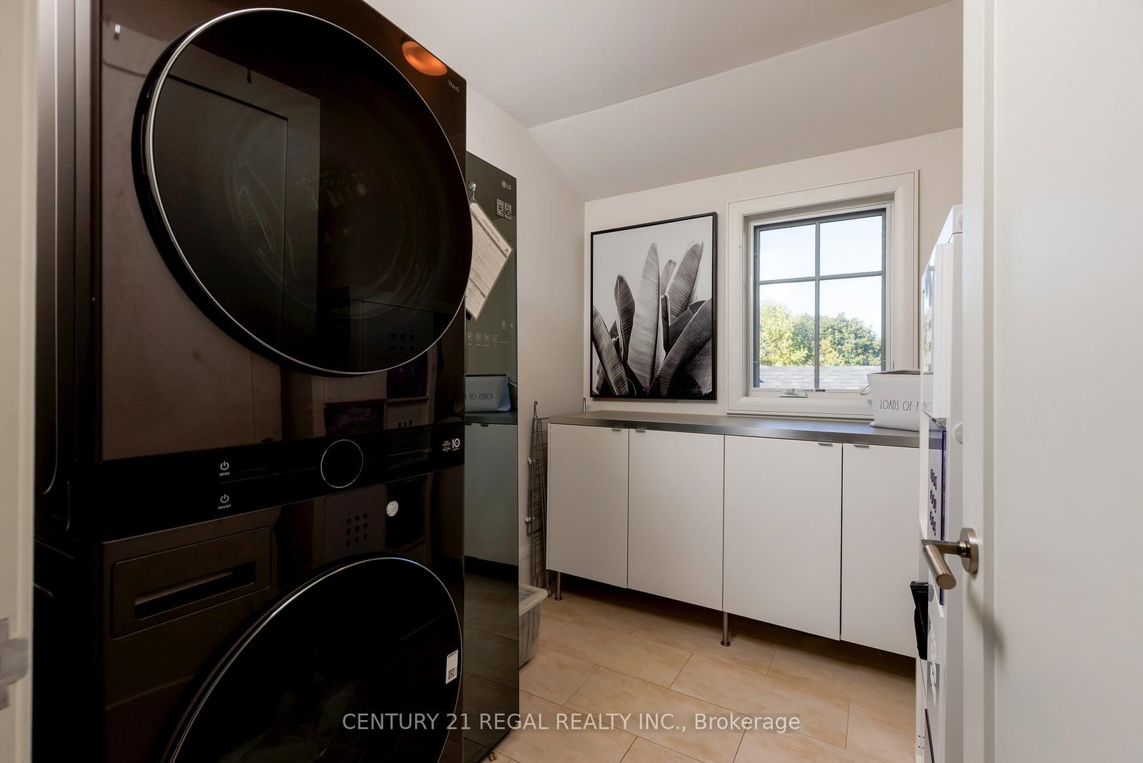 2442 Meadowood Crescent - Photo 32