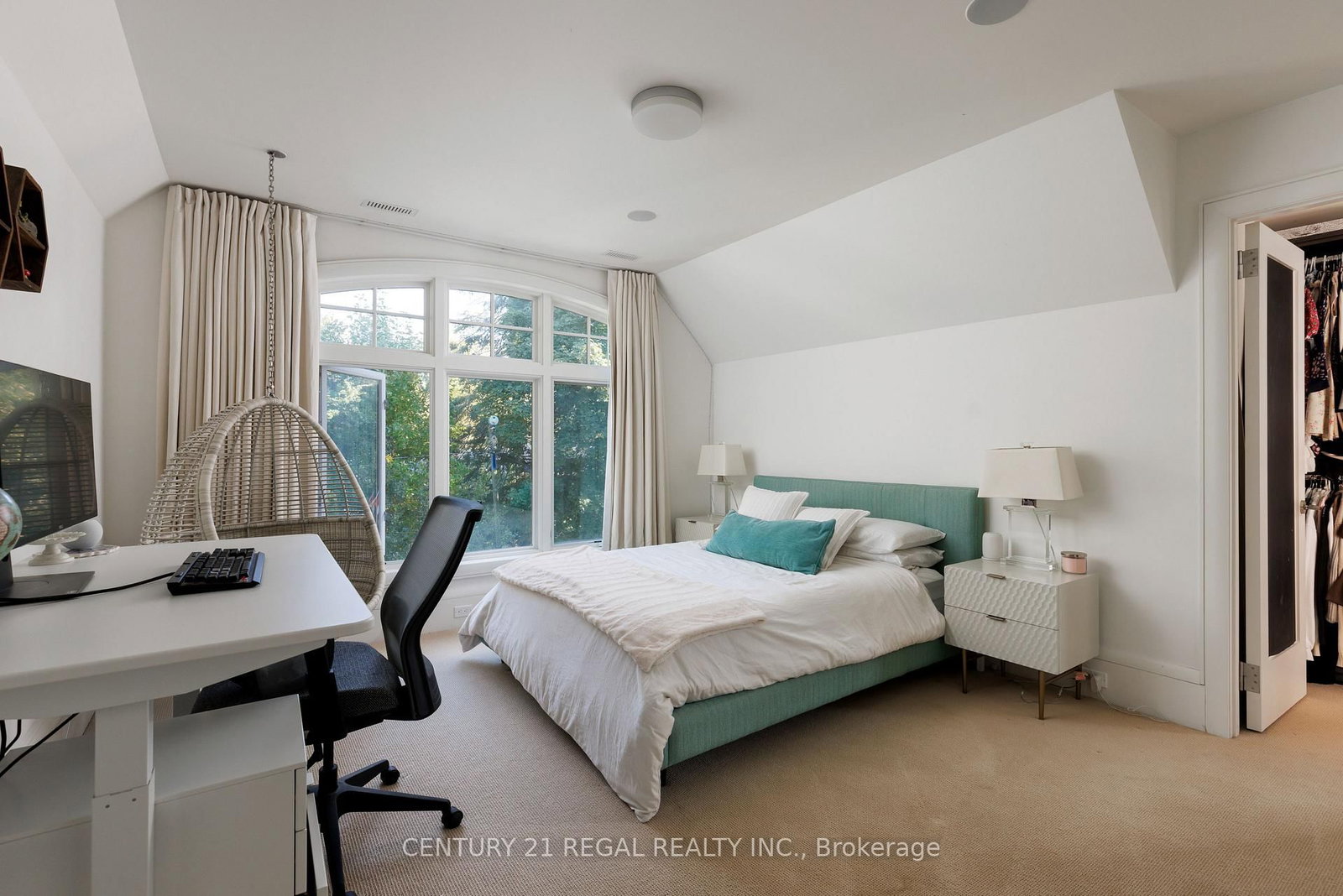 2442 Meadowood Crescent - Photo 33