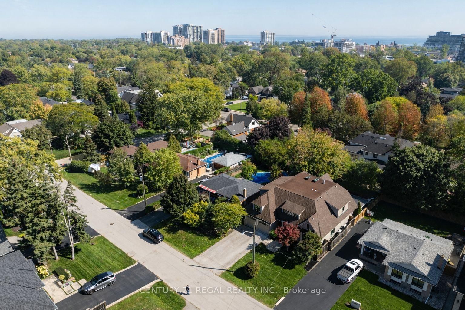 2442 Meadowood Crescent - Photo 46