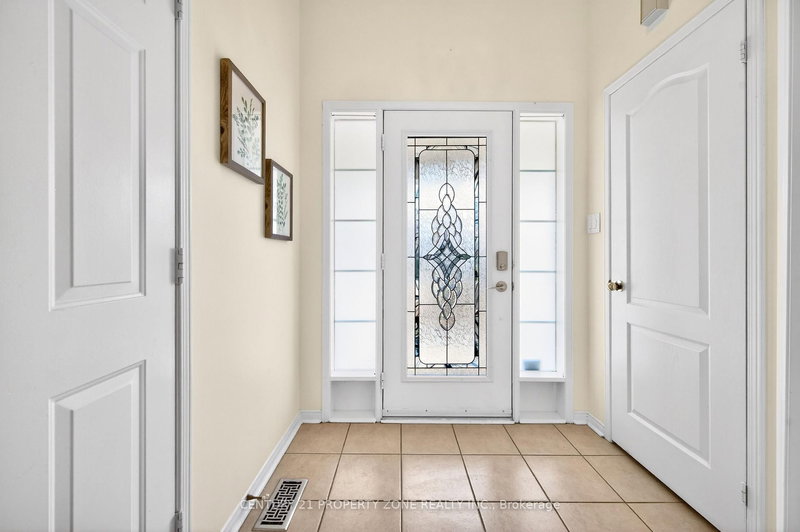 16 Sweet Clover Cres, Brampton, L6R 3A2 | Image 3