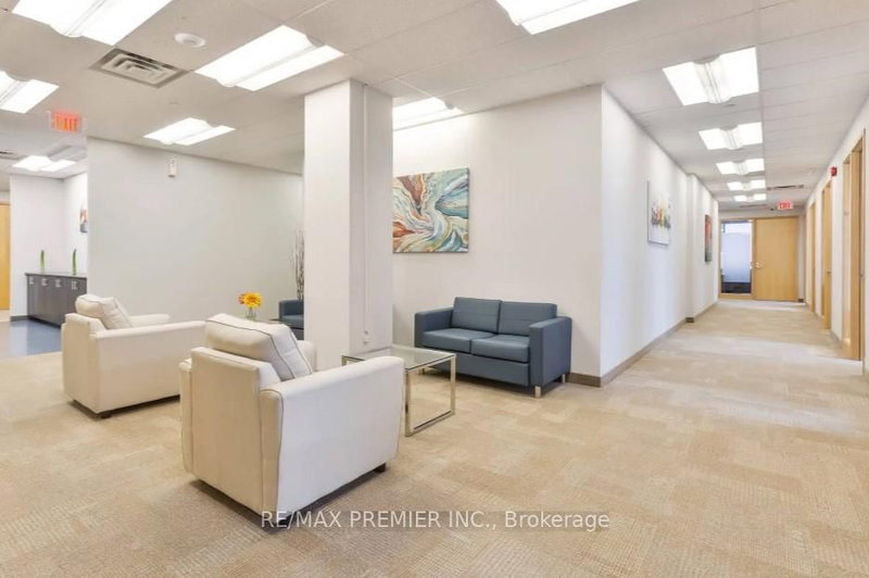 301-C - 231 Oak Park Blvd, Oakville, L6H 6M4 | Image 3