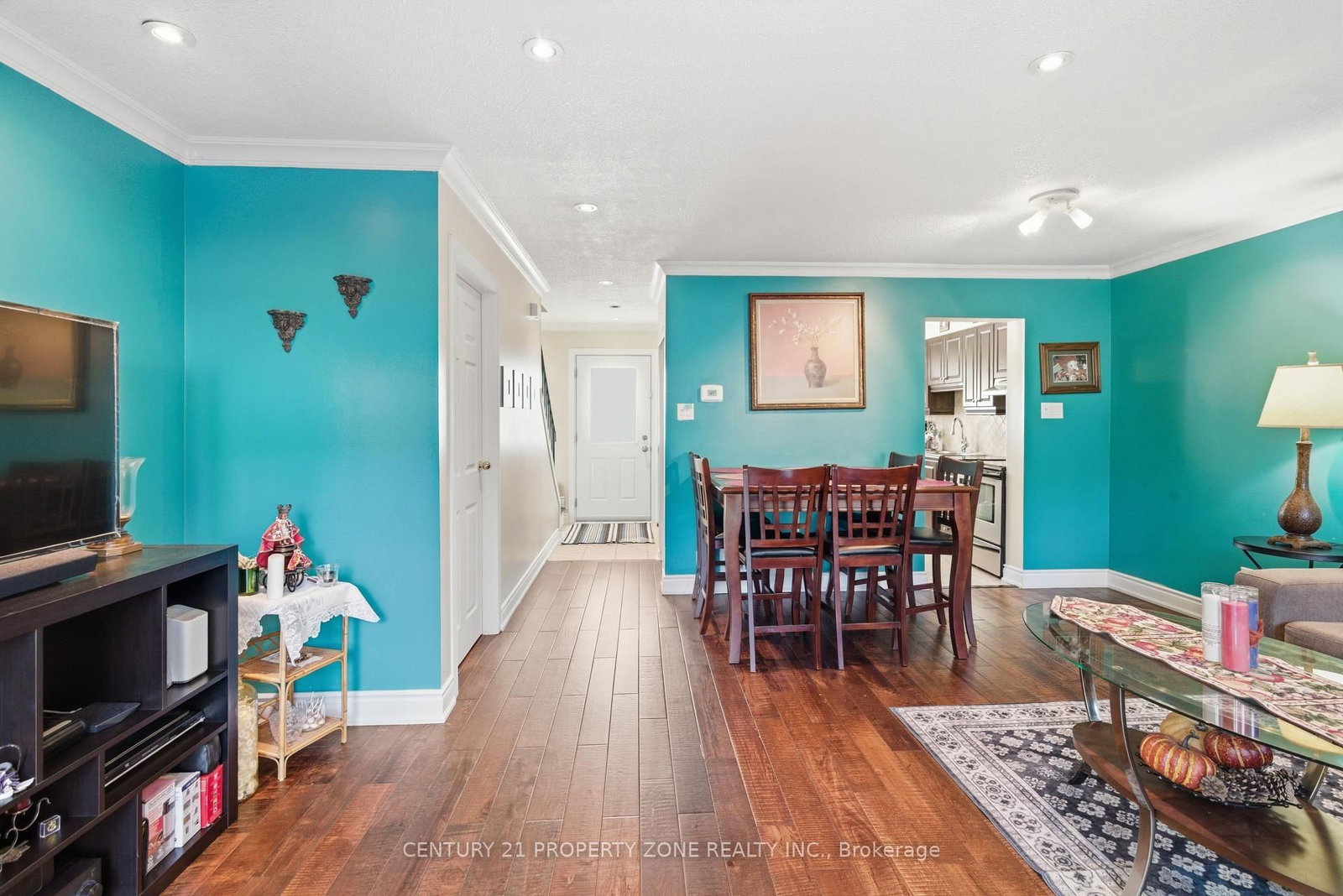 Townhouse for sale at 39-45 Hansen Road, Brampton, Ontario, L6V 3C5 - Queen Street Corridor - MLS: W12978948