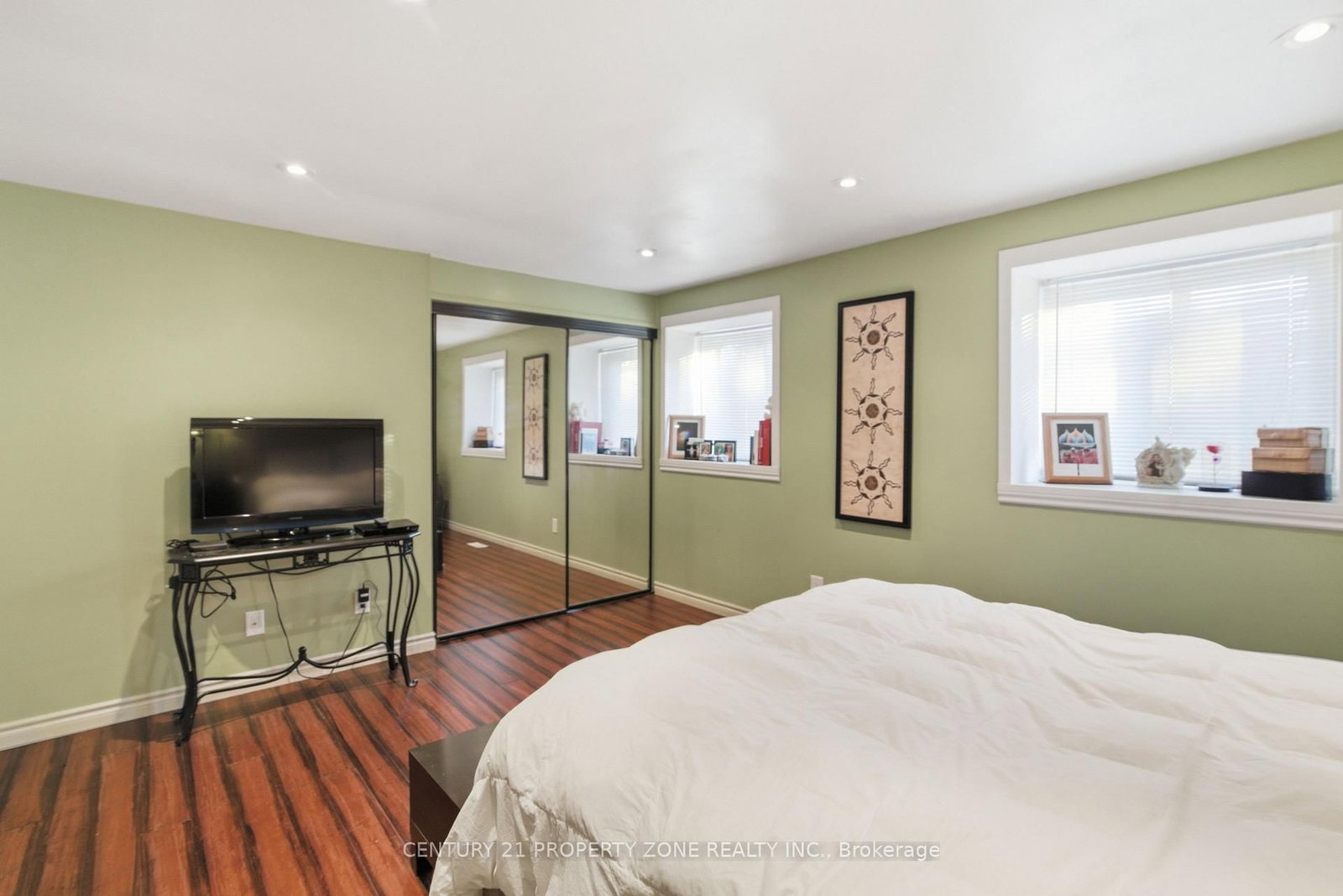 Townhouse for sale at 39-45 Hansen Road, Brampton, Ontario, L6V 3C5 - Queen Street Corridor - MLS: W12978948