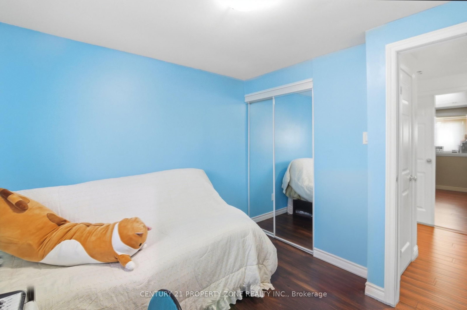 Townhouse for sale at 39-45 Hansen Road, Brampton, Ontario, L6V 3C5 - Queen Street Corridor - MLS: W12978948