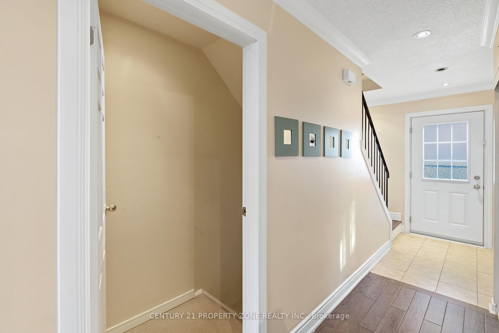 Townhouse for sale at 39-45 Hansen Road, Brampton, Ontario, L6V 3C5 - Queen Street Corridor - MLS: W12978948