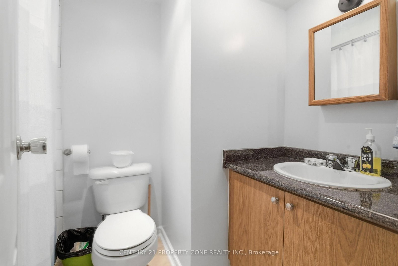 Townhouse for sale at 39-45 Hansen Road, Brampton, Ontario, L6V 3C5 - Queen Street Corridor - MLS: W12978948