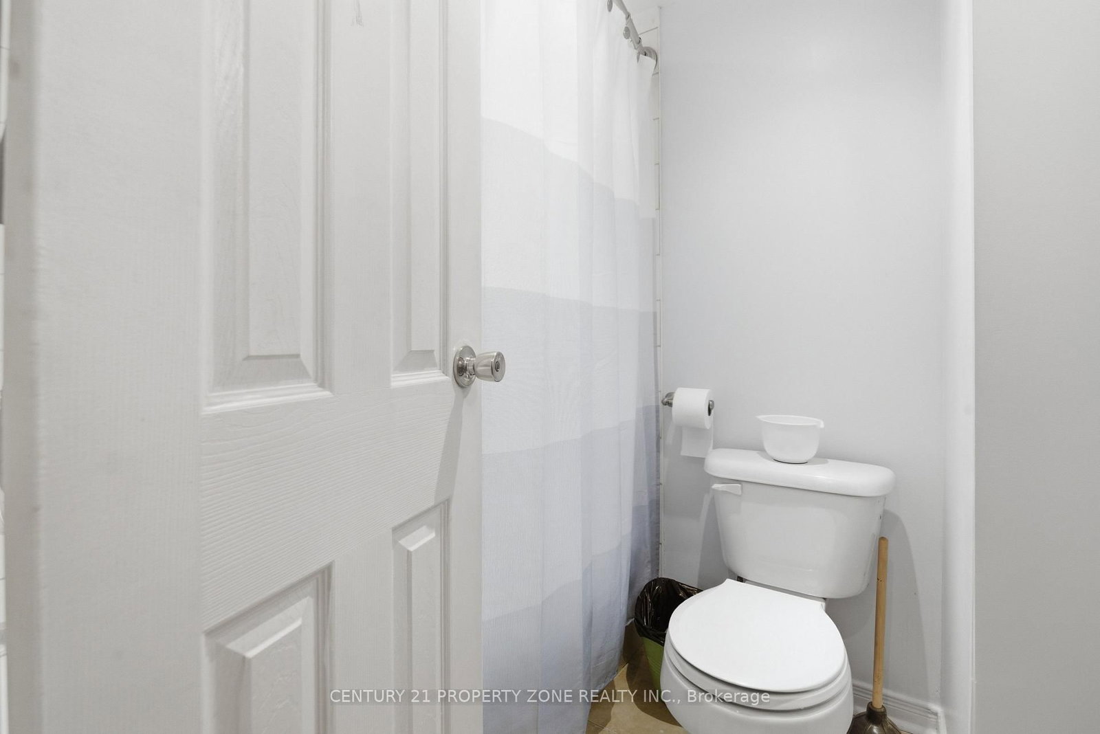 Townhouse for sale at 39-45 Hansen Road, Brampton, Ontario, L6V 3C5 - Queen Street Corridor - MLS: W12978948