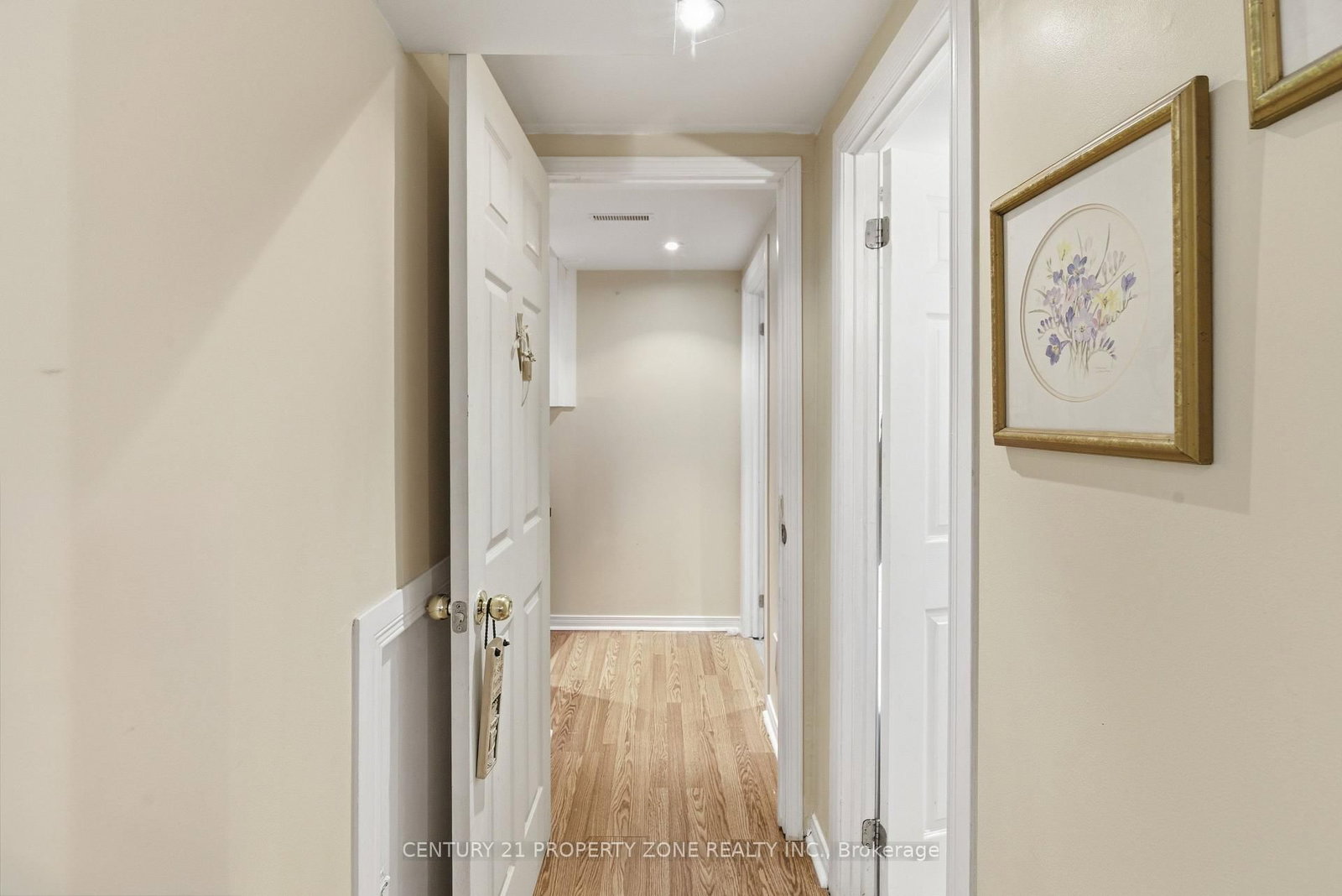 Townhouse for sale at 39-45 Hansen Road, Brampton, Ontario, L6V 3C5 - Queen Street Corridor - MLS: W12978948