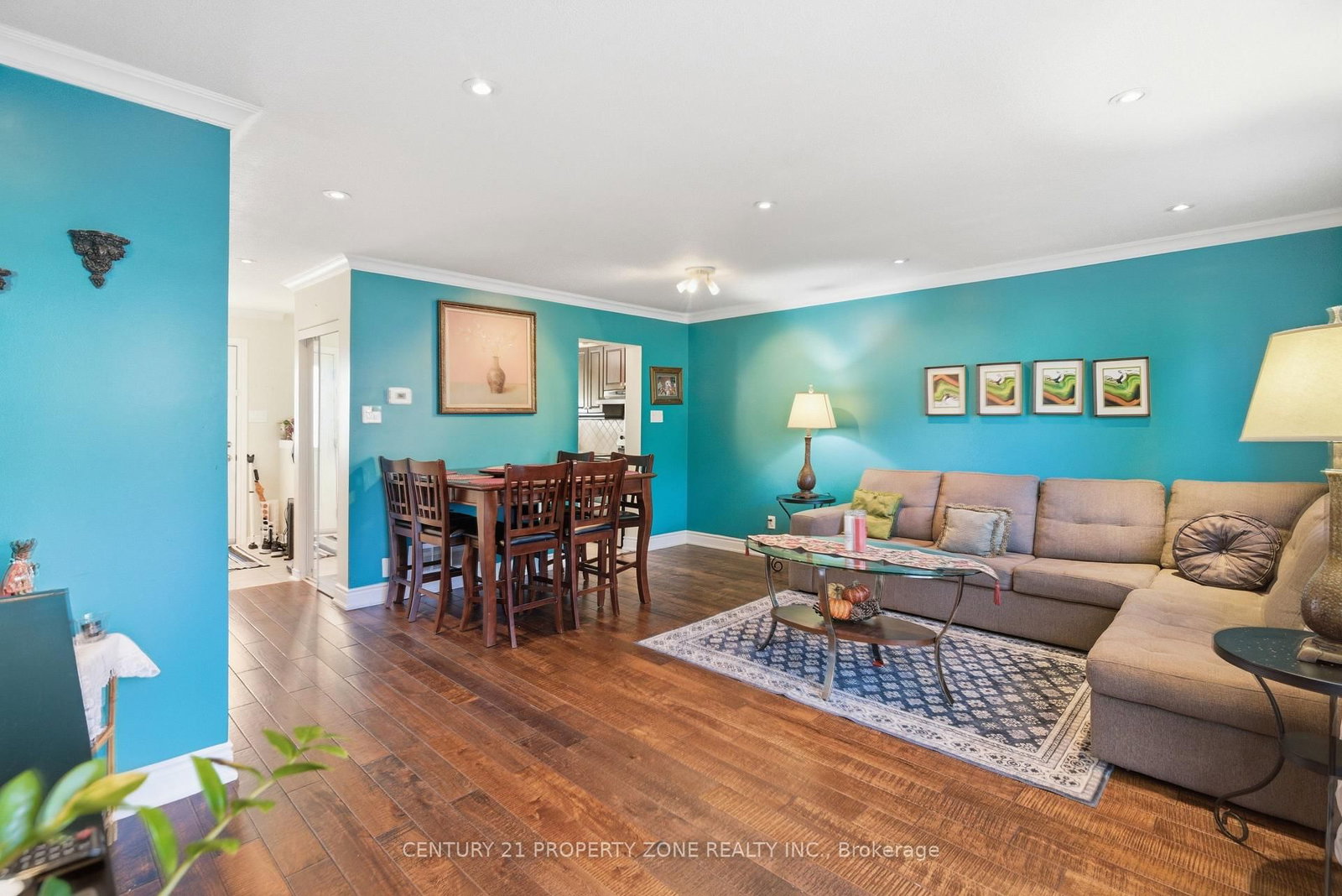 Townhouse for sale at 39-45 Hansen Road, Brampton, Ontario, L6V 3C5 - Queen Street Corridor - MLS: W12978948