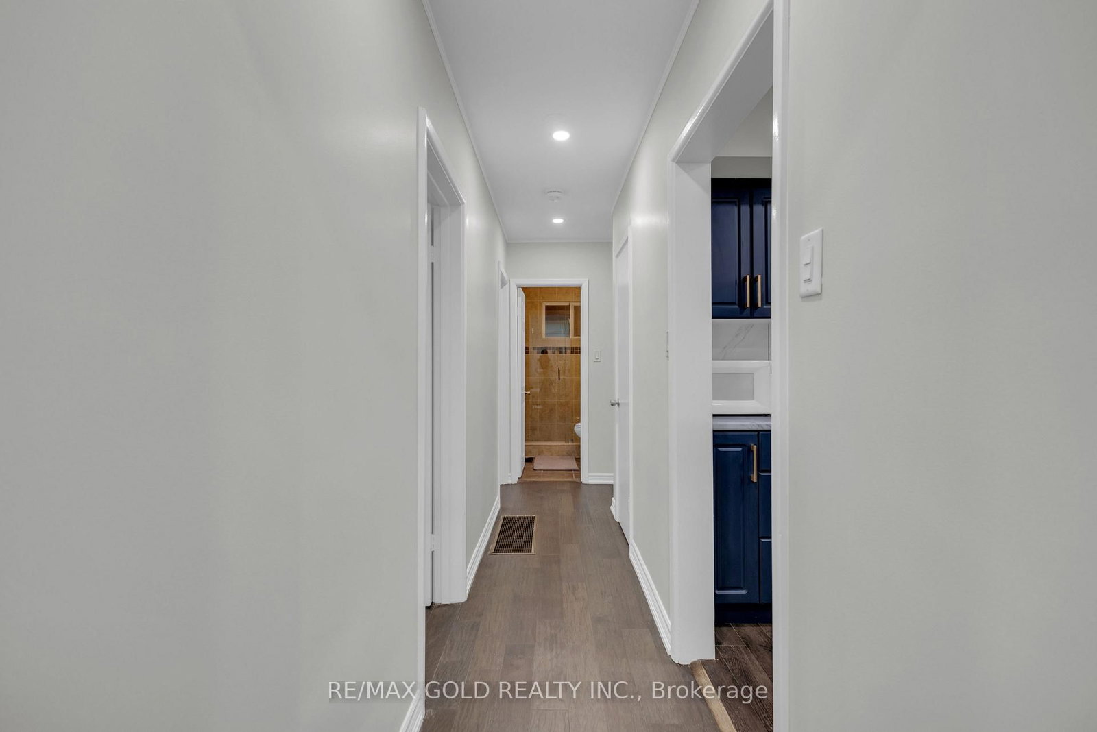 Detached House for sale at 462 Samford Place, Oakville, Ontario, L6L 4E8 - West - MLS: W12979204