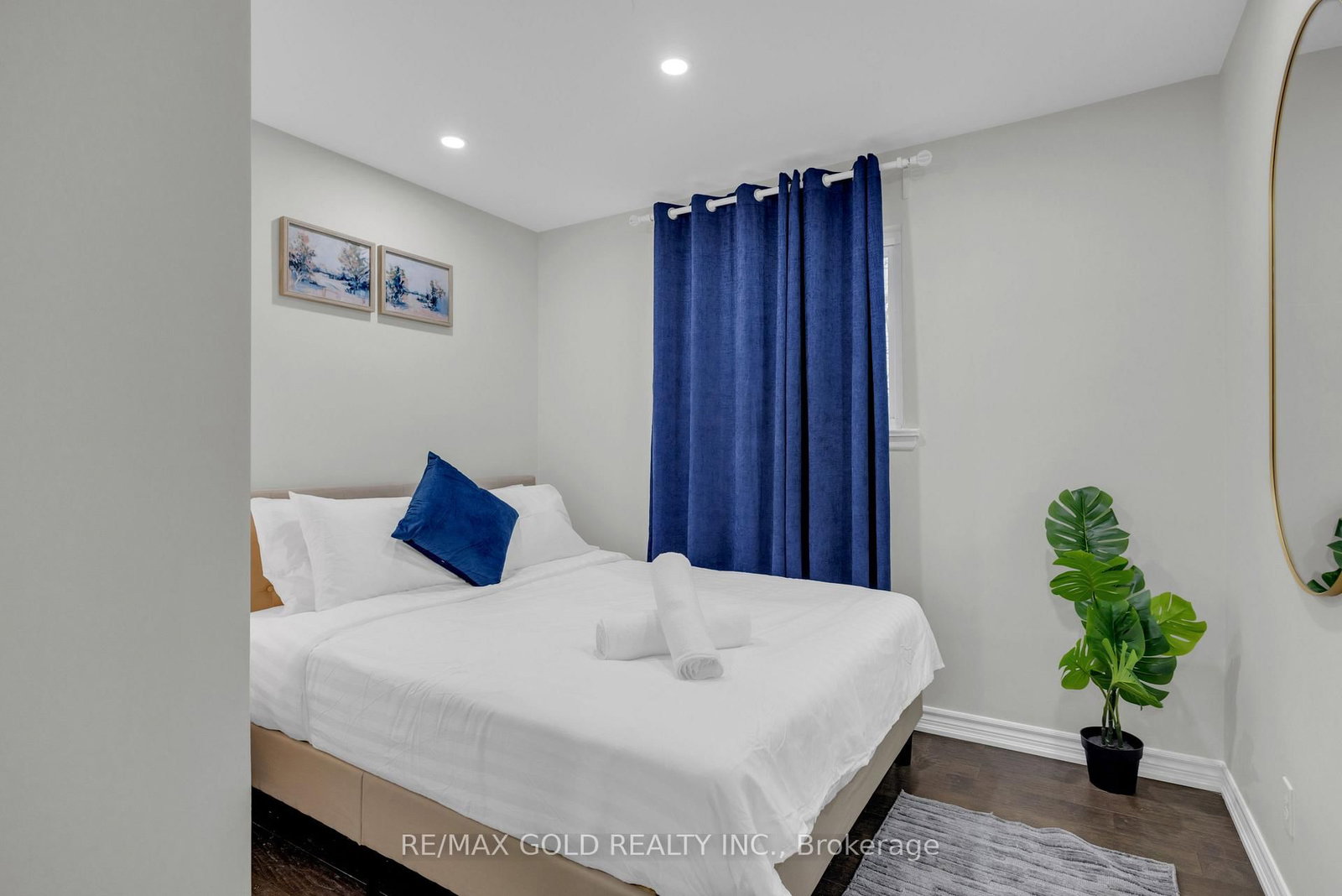 Detached House for sale at 462 Samford Place, Oakville, Ontario, L6L 4E8 - West - MLS: W12979204