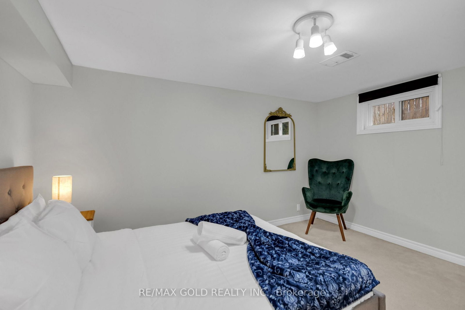 Detached House for sale at 462 Samford Place, Oakville, Ontario, L6L 4E8 - West - MLS: W12979204