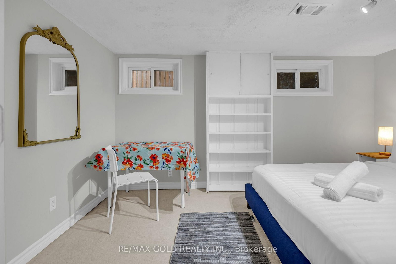 Detached House for sale at 462 Samford Place, Oakville, Ontario, L6L 4E8 - West - MLS: W12979204