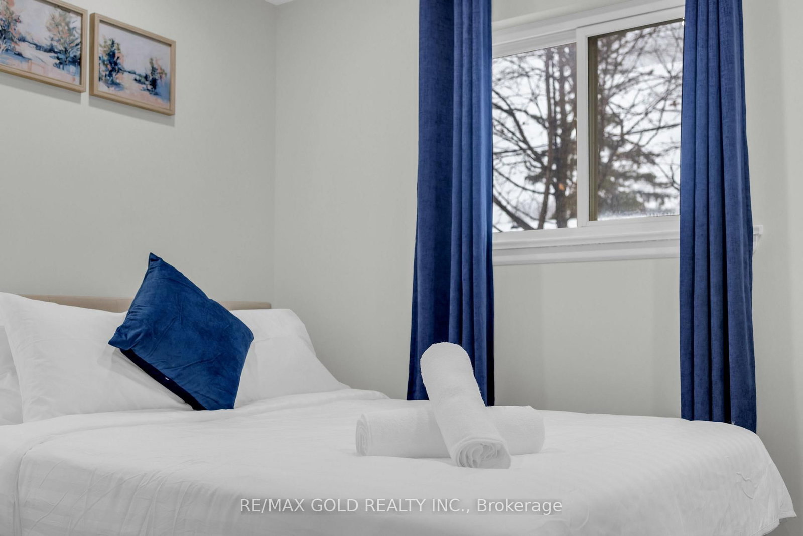 Detached House for sale at 462 Samford Place, Oakville, Ontario, L6L 4E8 - West - MLS: W12979204