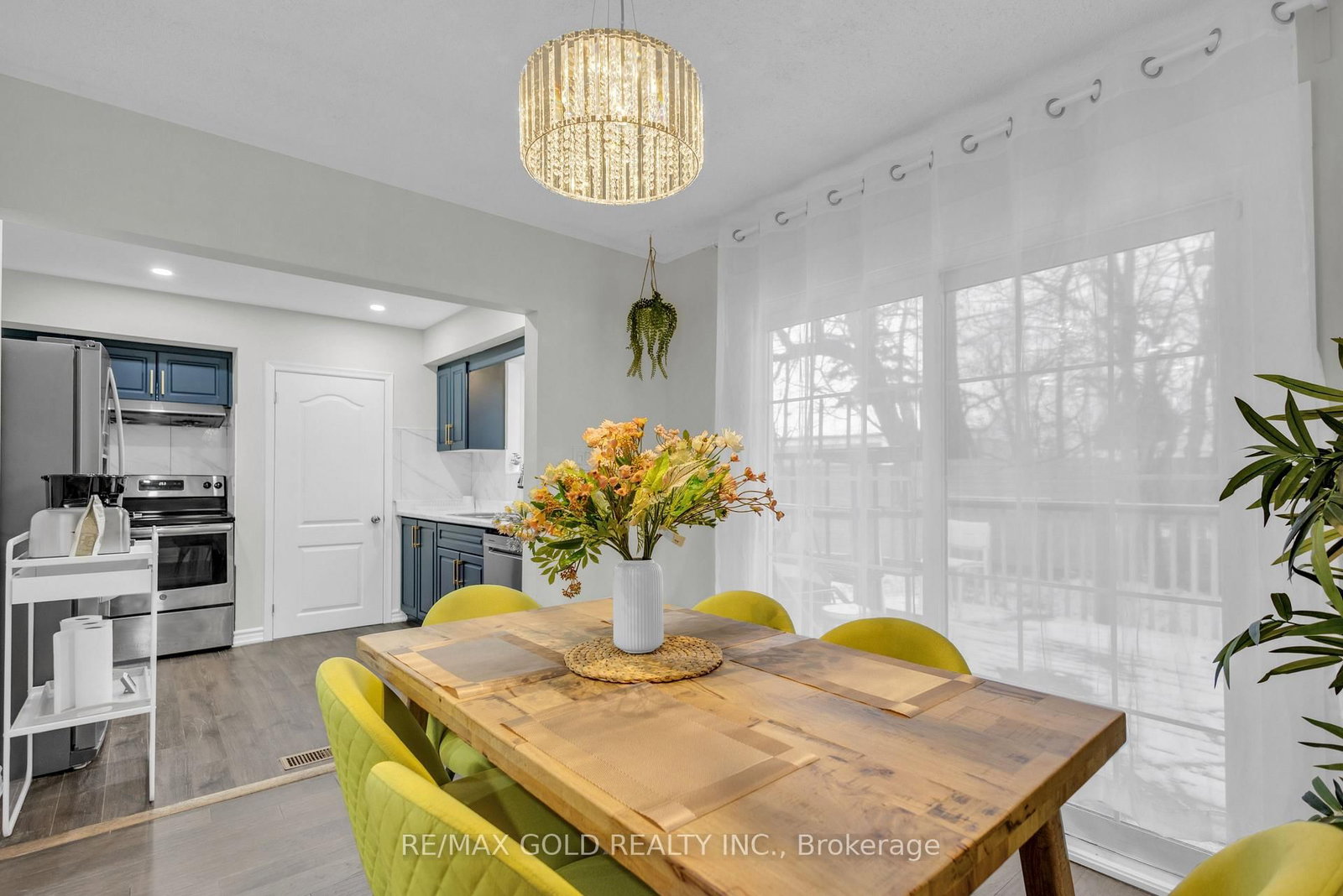 Detached House for sale at 462 Samford Place, Oakville, Ontario, L6L 4E8 - West - MLS: W12979204