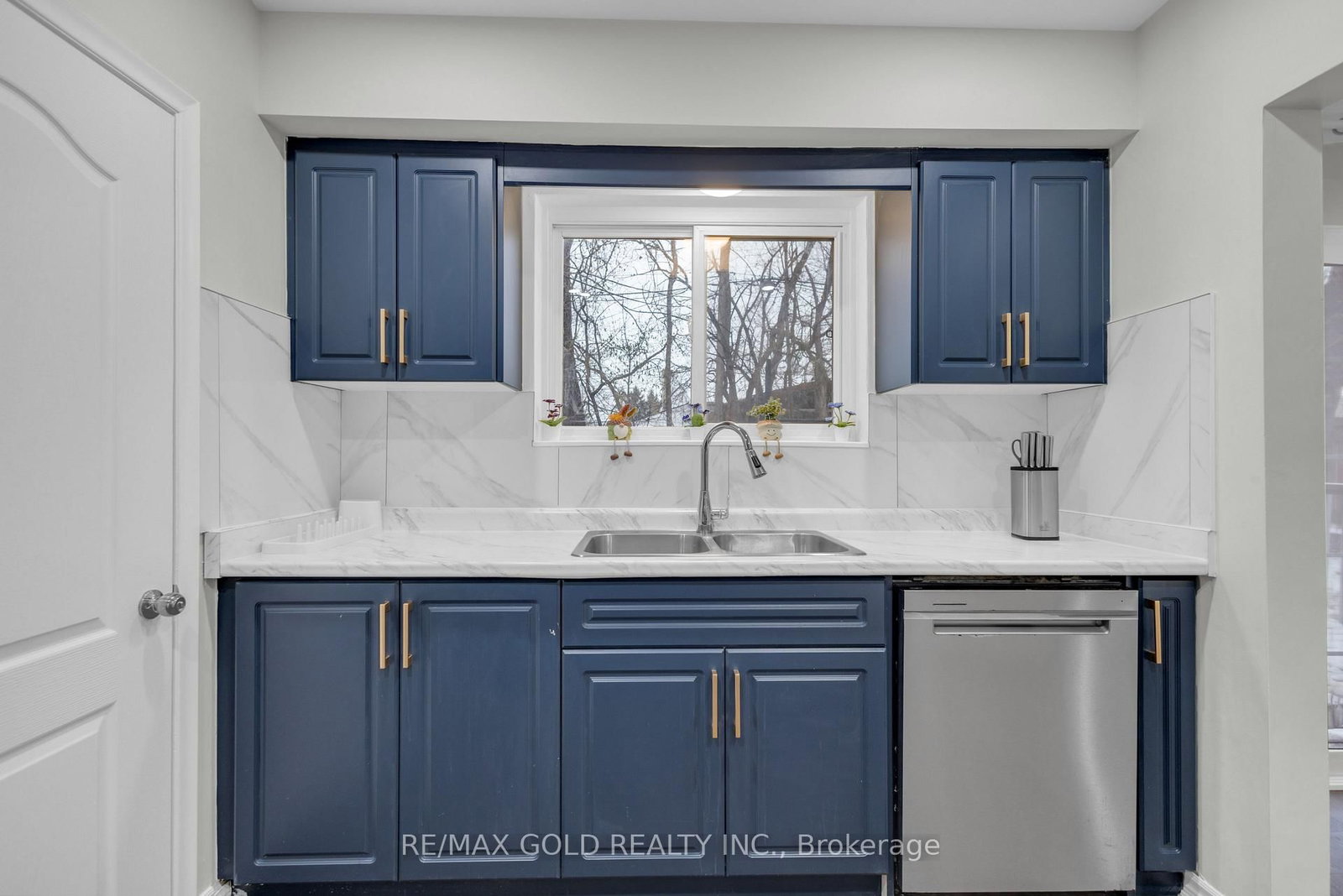 Detached House for sale at 462 Samford Place, Oakville, Ontario, L6L 4E8 - West - MLS: W12979204