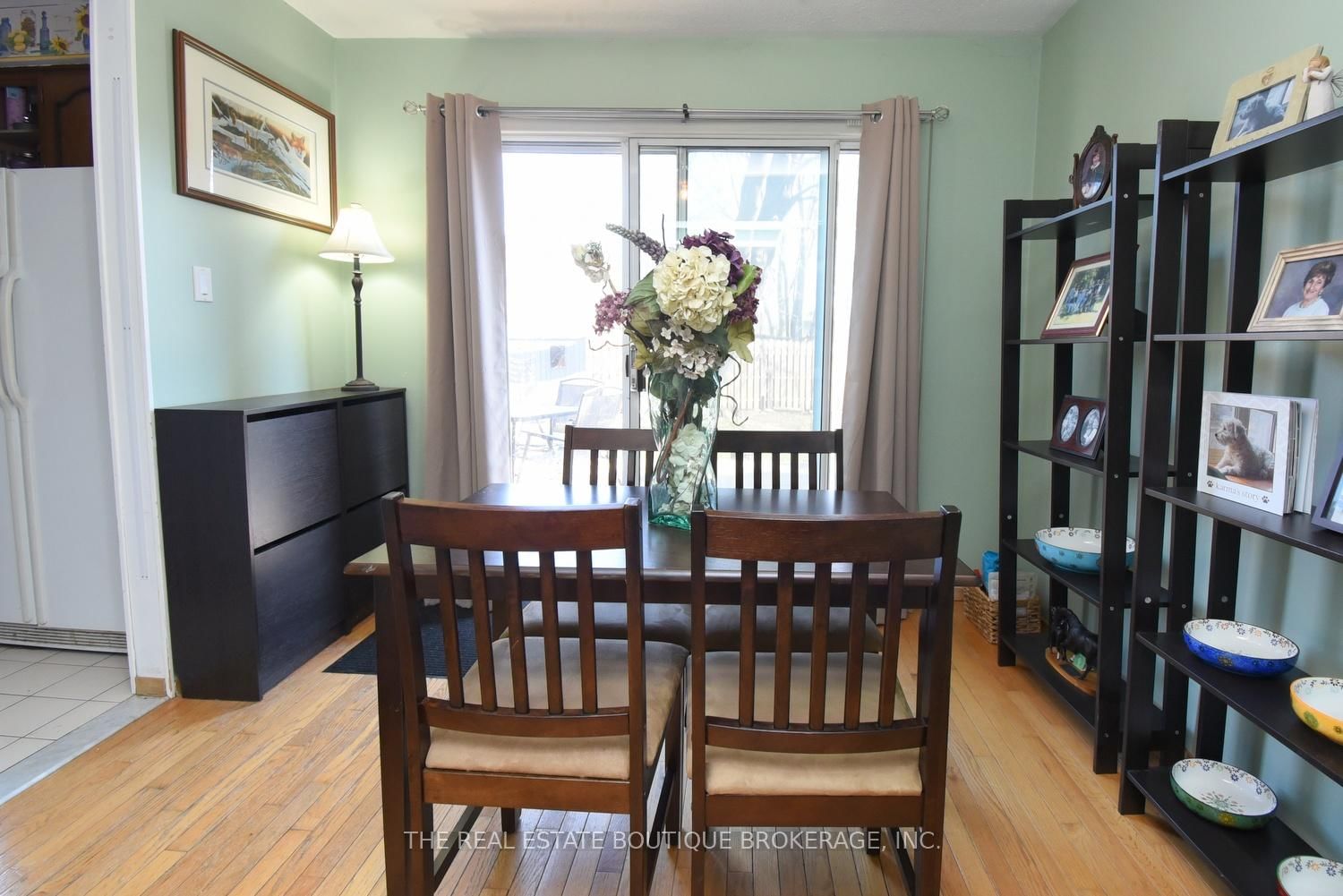 1345 Colonsay Drive - Photo 11