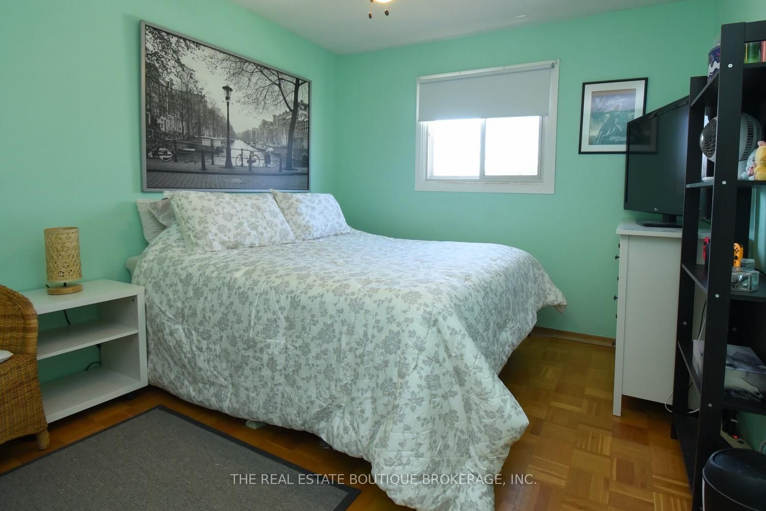 1345 Colonsay Drive - Photo 20